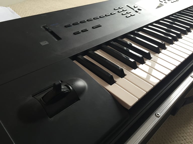 KORG X3 Vintage 90s Synth Workstation 61 Note + Flight Case + Manual + Discs READ DESCRIPTION 