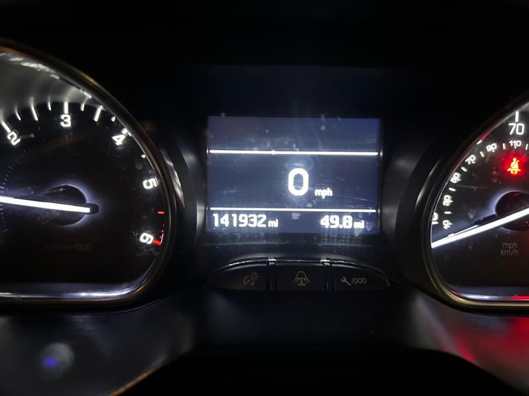 2015 Peugeot 2008 1.6 BlueHDi 100 Allure 5dr [Non Start Stop] HATCHBACK Diesel Manual