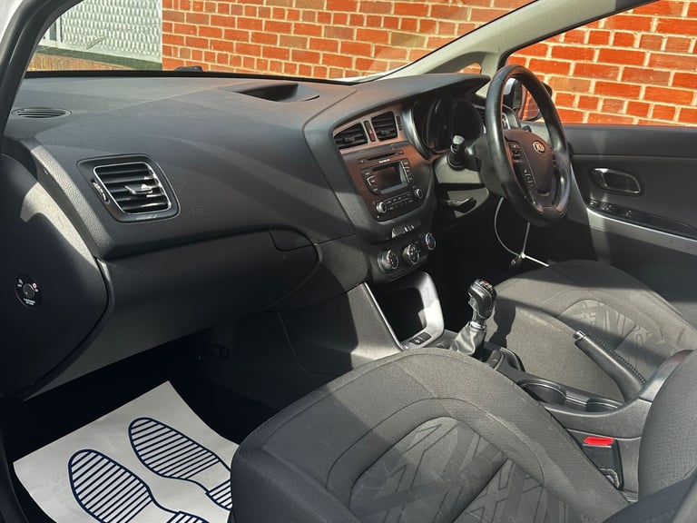 Kia, CEED, Hatchback, 2014, Manual, 1396 (cc), 5 doors