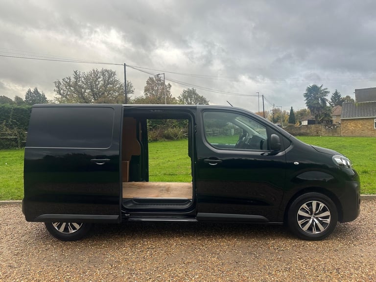 2022 Vauxhall Vivaro 2700 1.5d 100PS Dynamic H1 Van PANEL VAN DIESEL Manual