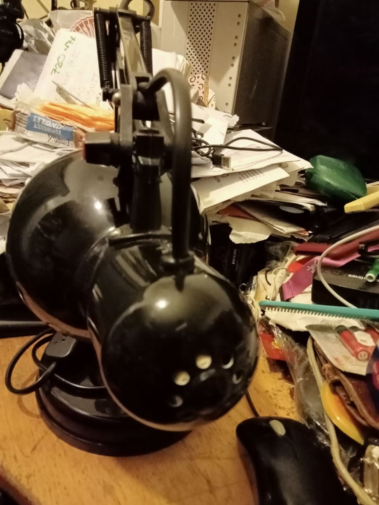 LLoyTRON Swing Polise Lamp