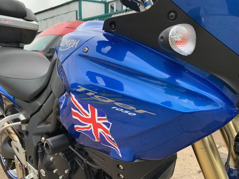 2007 Triumph Tiger 1050 ADVENTURE STYLE MOTORCYCLE WITH IMPECCABLE S/HISTORY 