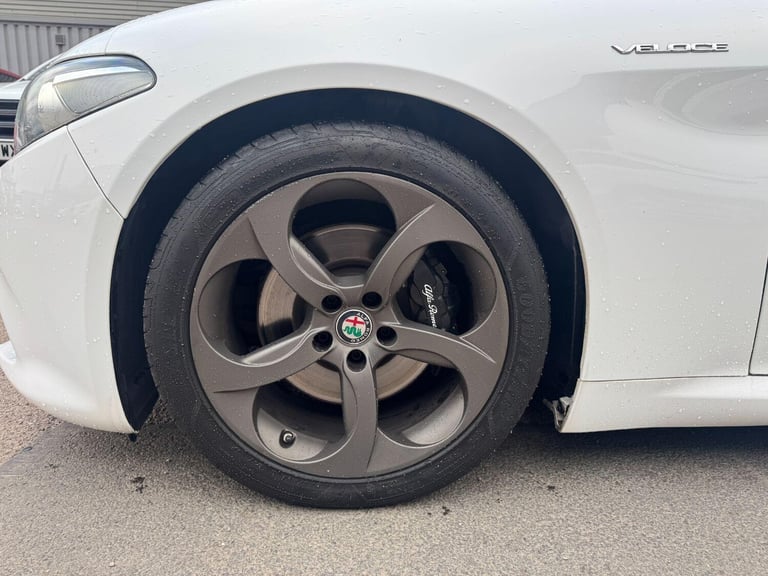 2018 Alfa Romeo Giulia 2.0 TB 280 Veloce 4dr Auto SALOON PETROL Automatic