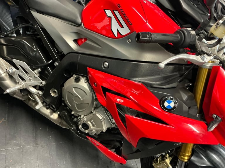 BMW S 1000 R free delivery 