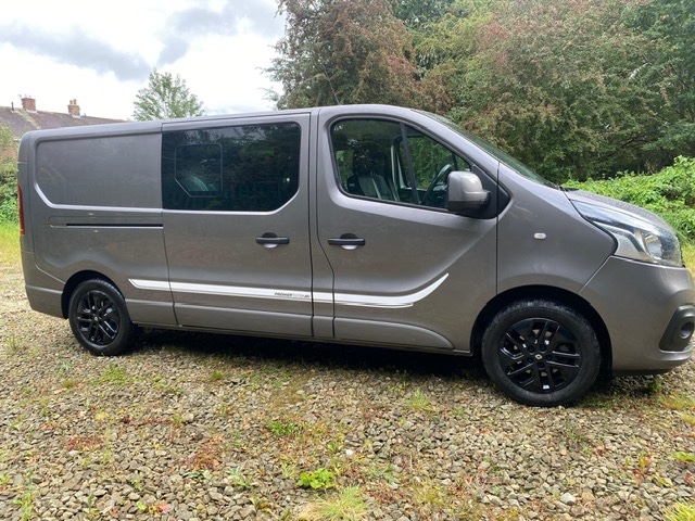 2019 Renault Trafic LL29 ENERGY dCi 125 Premier Edition Crew Van WINDOW VAN Diesel Manual