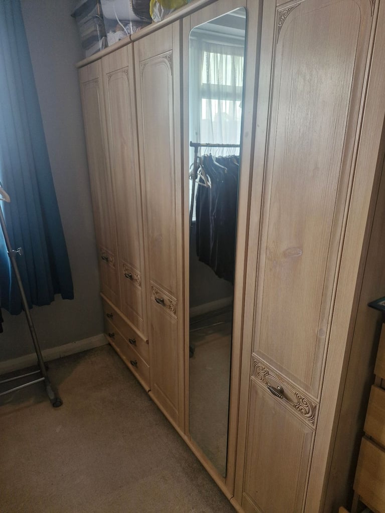 Wardobes. 2 big doubles and 1 single unit with shelves 