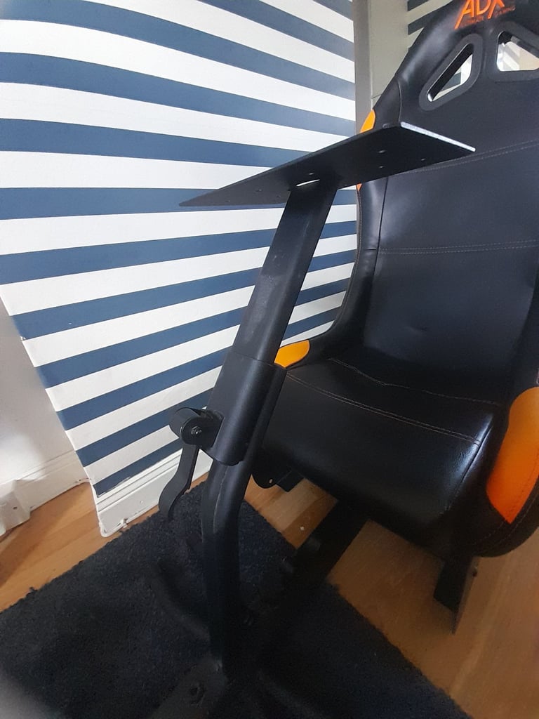Gaming chair + ferarri 458 steering wheel