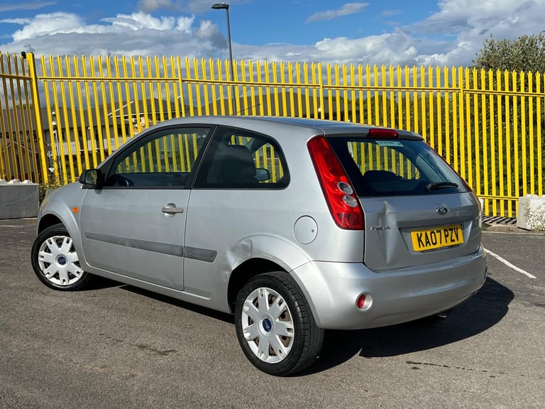 2007 Ford Fiesta 1.25 Style Climate 3dr HATCHBACK Petrol Manual - Image 2