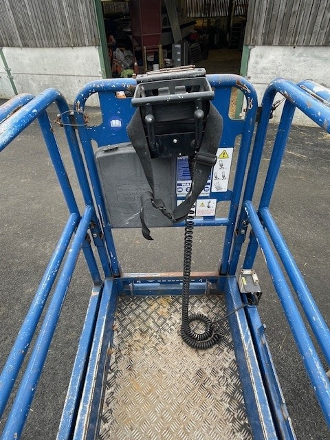 ALMAC TRACKED BI-LEVELLING CRAWLER SCISSOR LIFTS