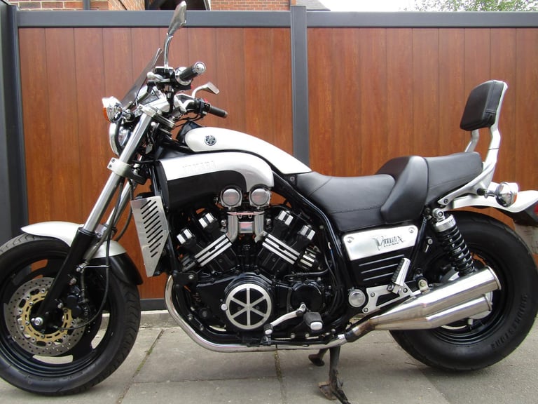 YAMAHA VMAX 1200 * OLD SCHOOL GEM * 10600 MILES FROM NEW * ALL OLD MOT'S *1998 