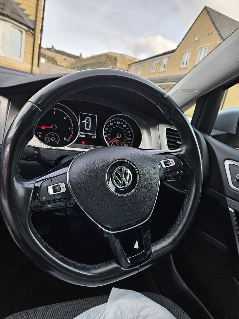 VW Gold tdi 2.0 Diesel BlueMotion Tech Match Hatchback Manual 2014.