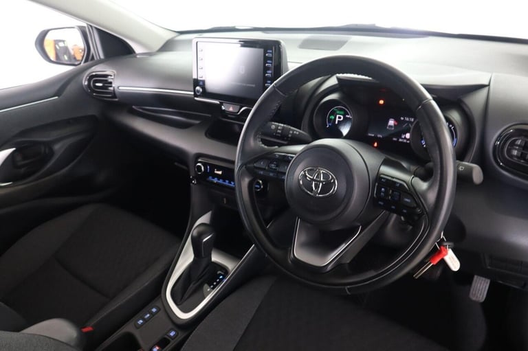 2020 Toyota Yaris 1.5 Hybrid Design 5dr CVT HATCHBACK PETROL/ELECTRIC Automatic