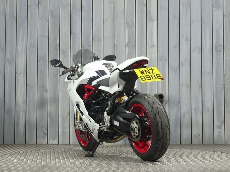 2017 17 DUCATI SUPERSPORT 950 S