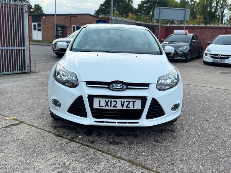 2012 Ford Focus 1.6 Zetec Euro 5 5dr HATCHBACK Petrol Manual