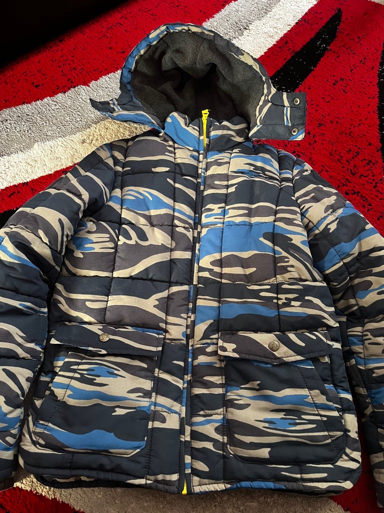 image for Boys coat 13-14 years