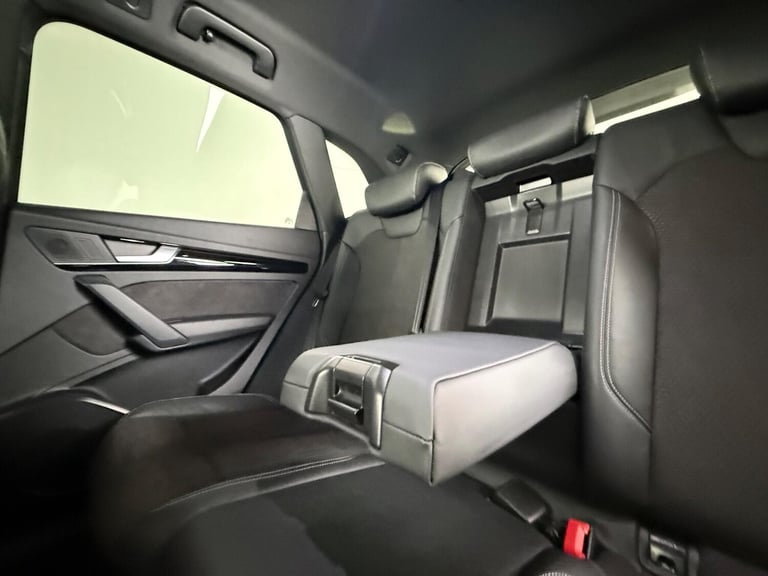  Audi Q5 2.0 TDI 40 Black Edition S Tronic quattro Euro 6 (s/s) 5dr Diesel Automatic