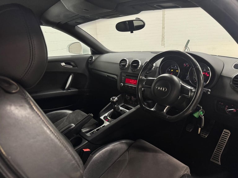 AUDI TT 1.8 TFSI White Manual Petrol 2010