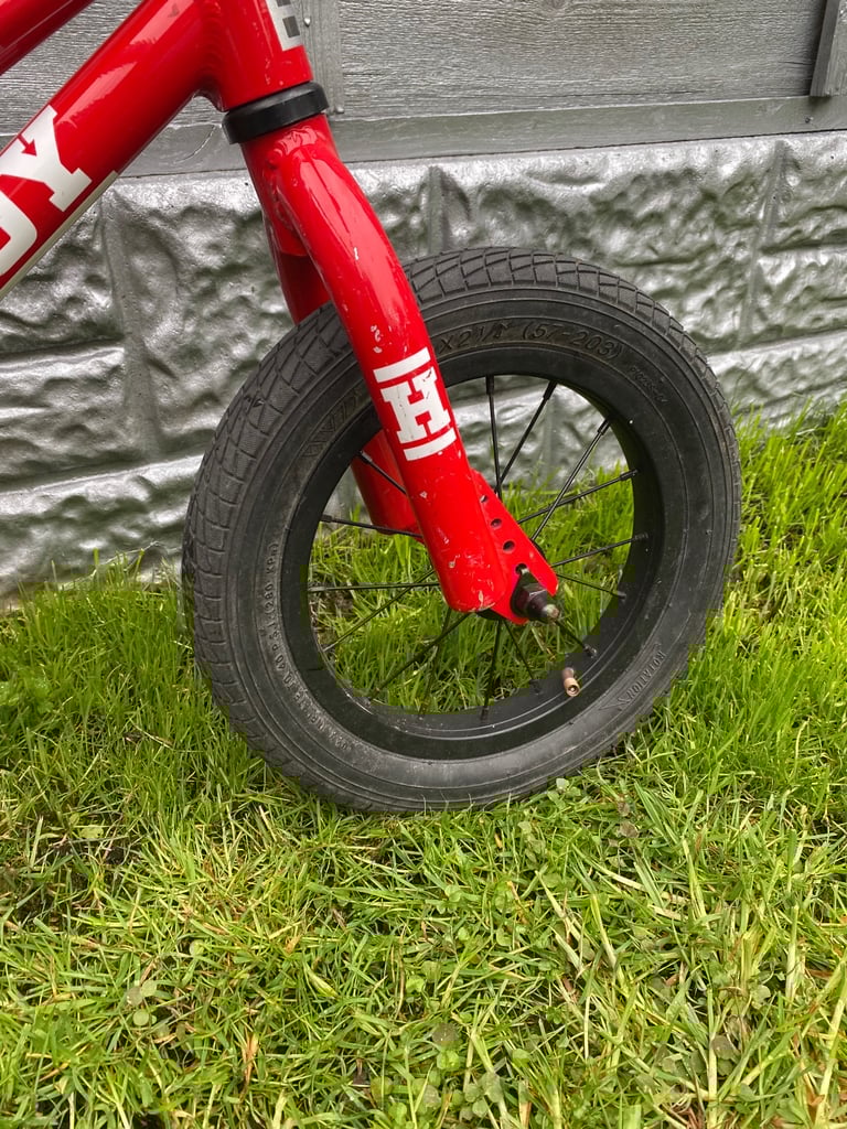 Kids/boys  balance bike/ Hoy Napier 12”