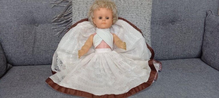 Lovely Vintage 1960's Doll