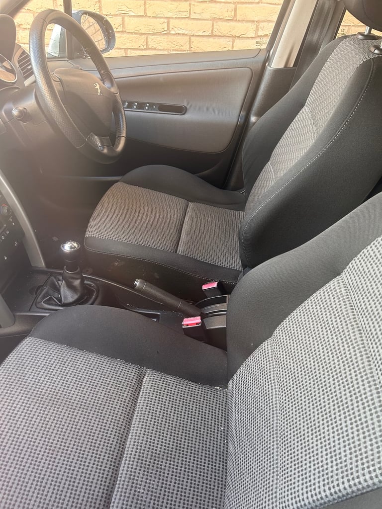 Peugeot, 207, Hatchback, 2010, Manual, 1397 (cc), 5 doors