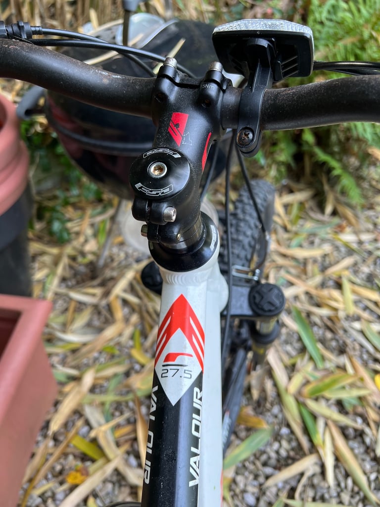 Carrera Valour 27.5 Bike 