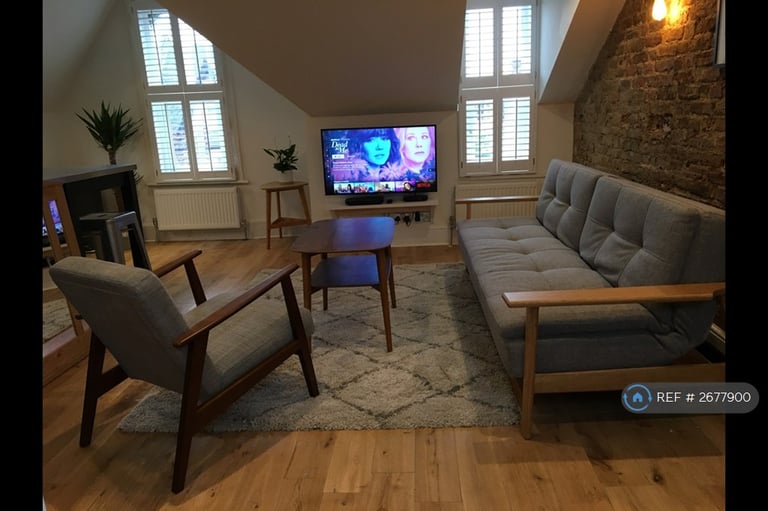 1 bedroom flat in Whitworth Road, London, SE25 (1 bed) (#2677900)