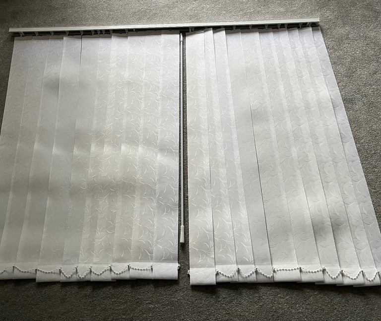 2sets Vertical blinds and 1 day/night blind