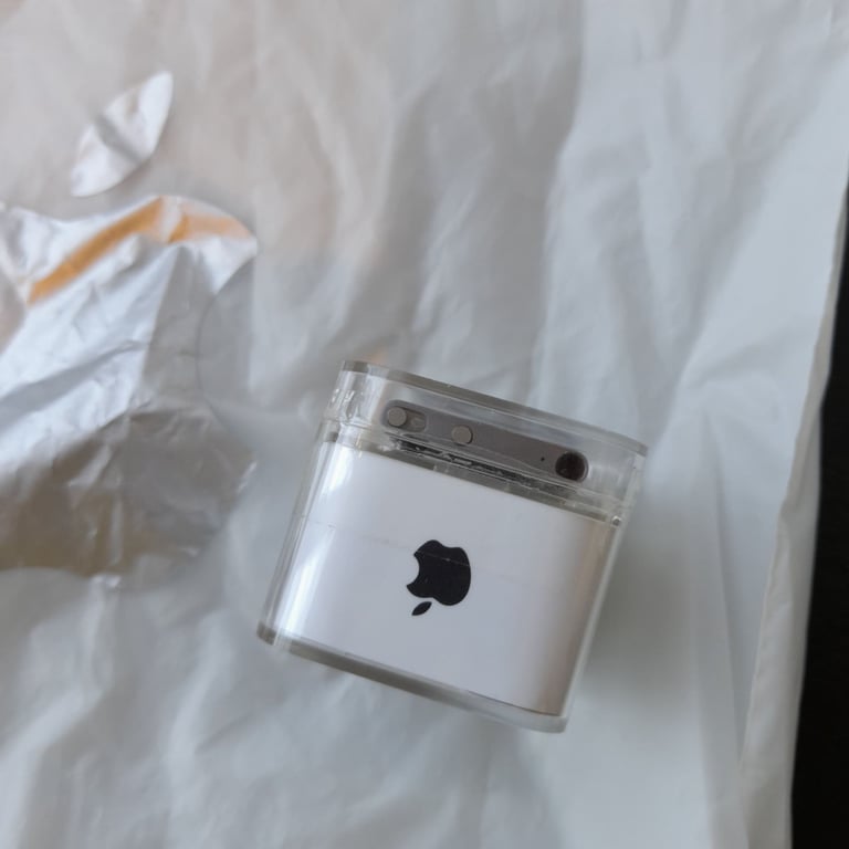 2GB Space Grey Apple iPod Shuffle