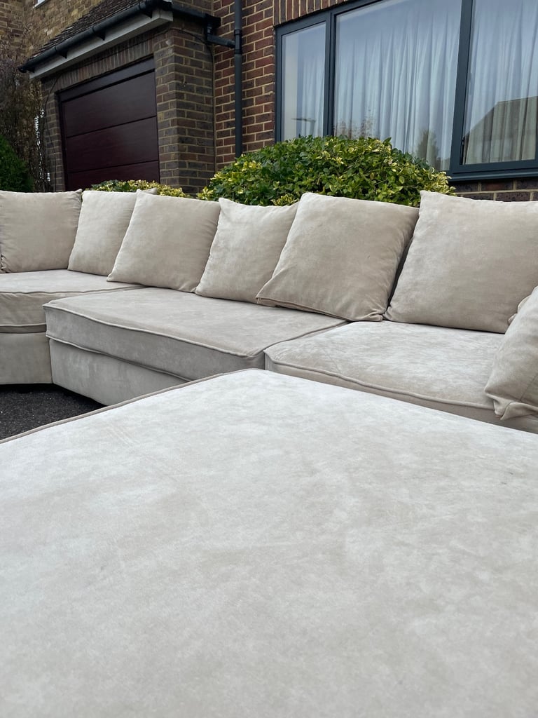 Large cream U shaped corner sofa - DELIVERY AVAILABLE!