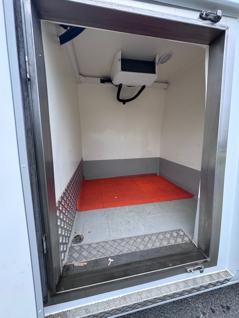 2020 Nissan NV400 Nissan NV400 2020 Mwb Fridge Van 2.3 dci 135ps MOT and Full History !! PANEL VA...