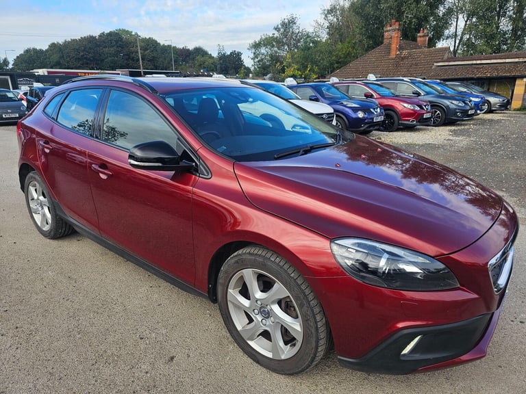 2015 Volvo V40 Cross Country 2.0 D2 Lux Auto Euro 6 (s/s) 5dr HATCHBACK Diesel Automatic