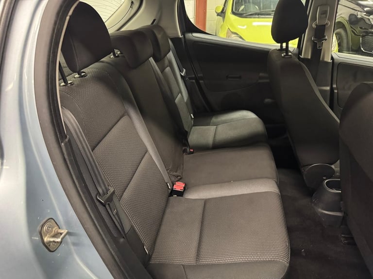 2011 Peugeot 207 1.4 Active 5dr HATCHBACK PETROL Manual