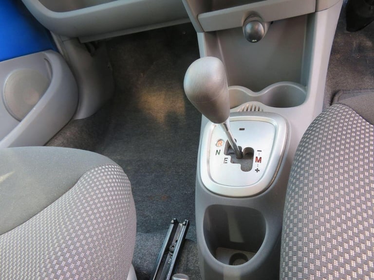 TOYOTA AYGO 1.0 VVT-i Blue MultiMode Euro 5 5dr 2010