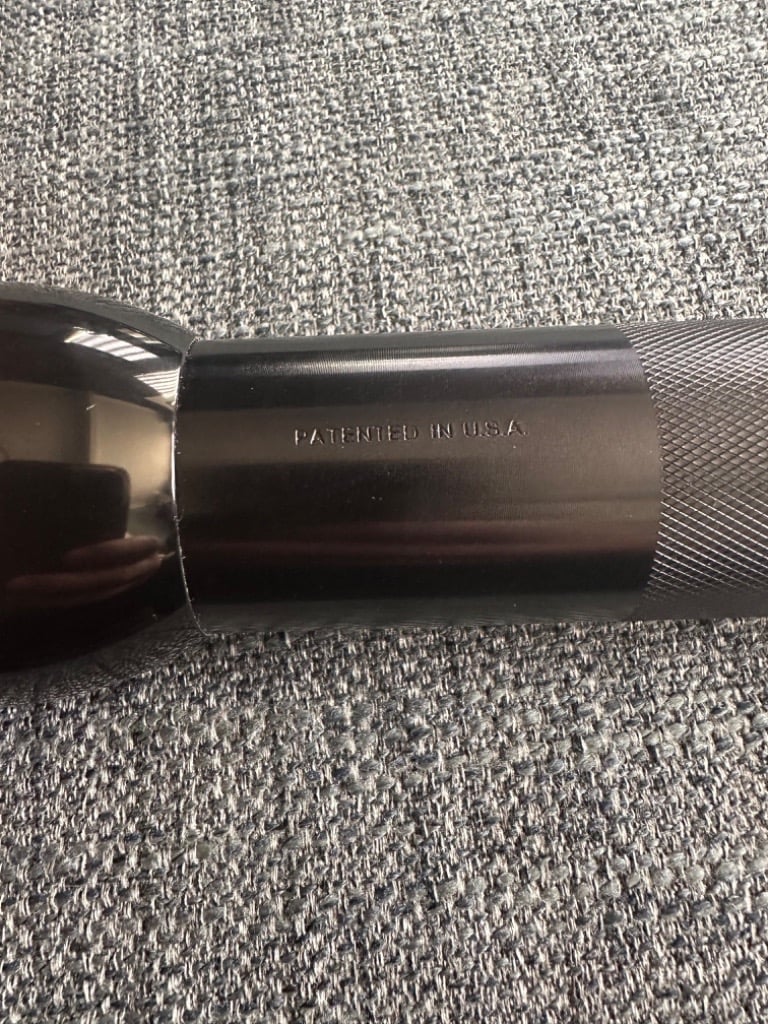 Maglite ML300L 2 D Cell LED Torch. New with mag belt loop.