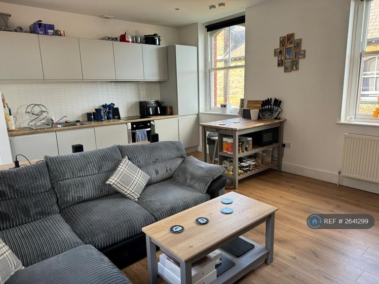3 bedroom flat in New Hall, Liverpool, L10 (3 bed) (#2641299)