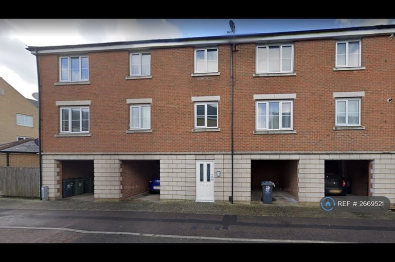 2 bedroom flat in Ladbrooke Road, Great Yarmouth, NR31 (2 bed) (#2669521)