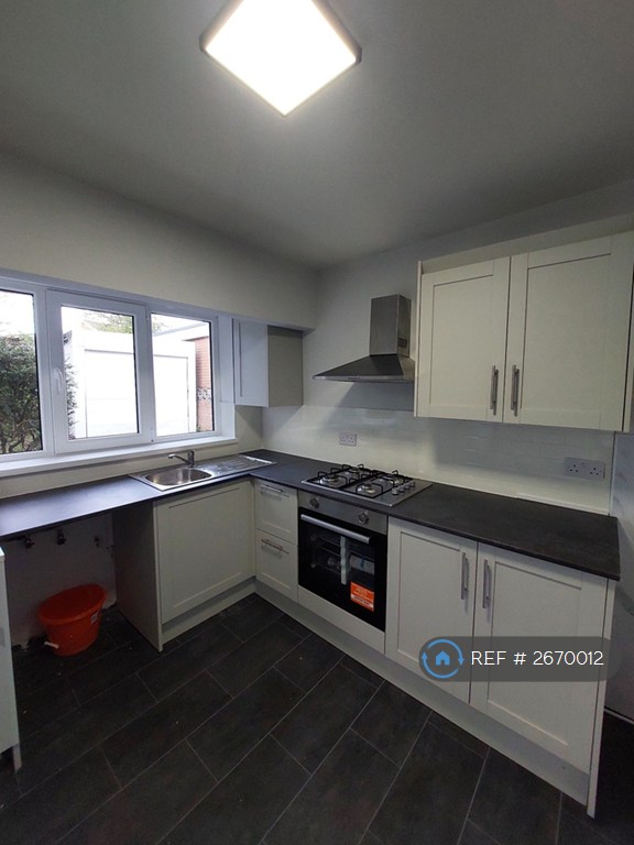 3 bedroom house in Links Gate, Fulwood, Preston, PR2 (3 bed) (#2670012)