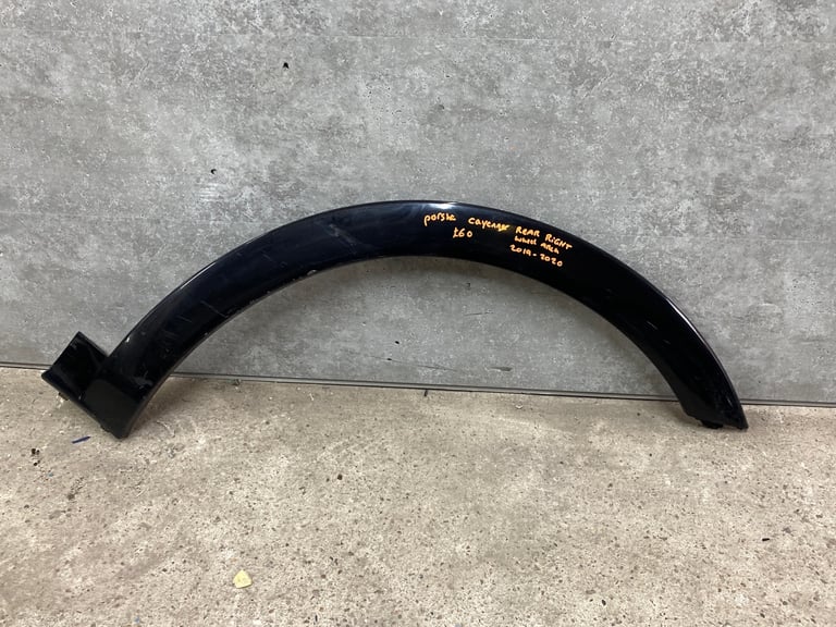 Porsche Cayenne rear right wheel arch 2019-2020 