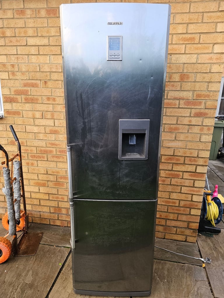 Samsung fridge freezer drinks dispenser delivery available today