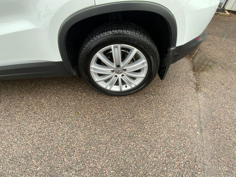 2015 Volkswagen Tiguan 2.0 TDI BlueMotion Tech Match Edition SUV 5dr Diesel DSG 4WD Euro 6 (s/s) ...