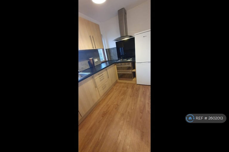 2 bedroom flat in Main Street, Largs, KA30 (2 bed) (#2602013)