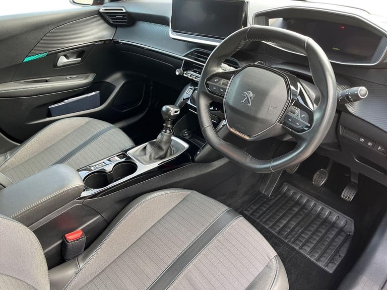  Peugeot 208 1.2 Puretech Allure Premium Hatchback 5dr Petrol Manual Euro 6 s/s