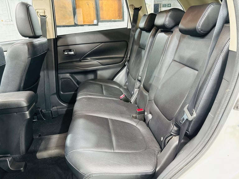 2014 Mitsubishi Outlander 2.0h 12kWh GX4h CVT 4WD Euro 5 (s/s) 5dr ESTATE Petrol/Electric Hybrid ...