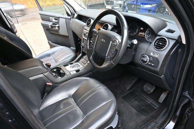 2016 Land Rover Discovery 4 3.0 SD V6 SE Auto 4WD 5dr PANEL VAN Diesel Automatic