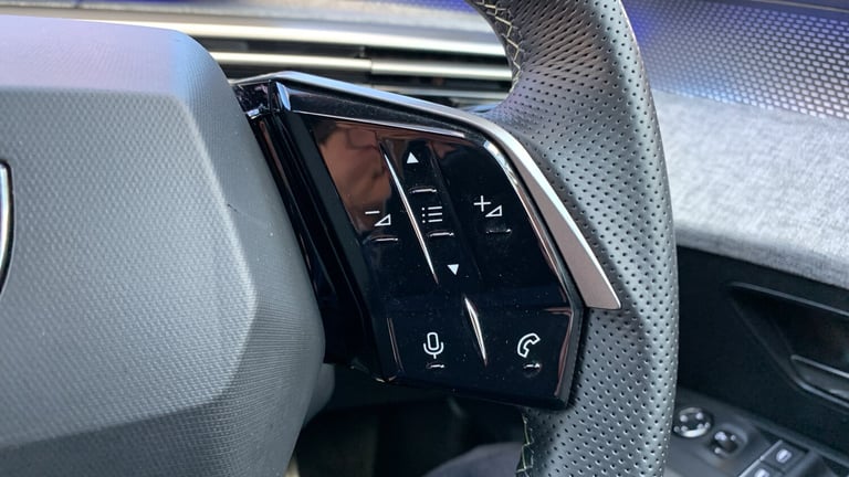 2025 Peugeot 5008 1.2 Hybrid 136 GT 5dr e-DSC6 HATCHBACK PETROL Automatic