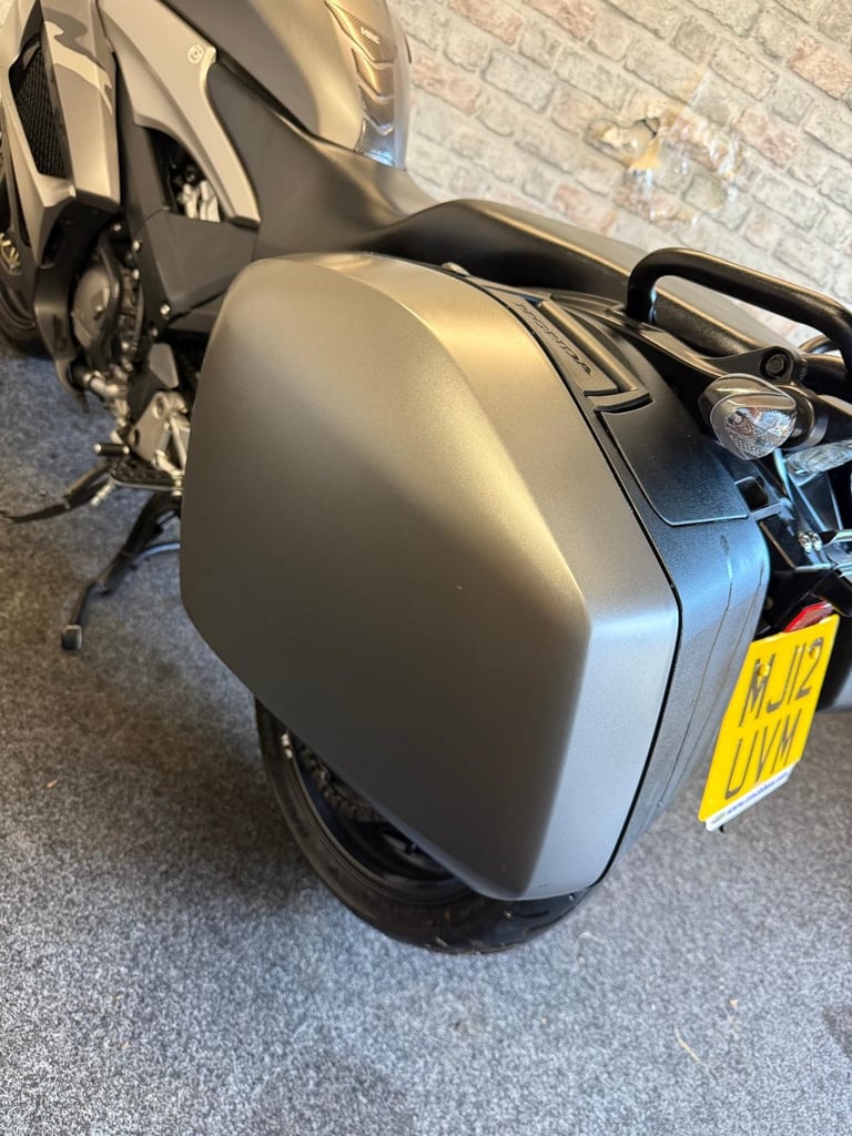 2012 Honda VFR800x Crossrunner - Full Luggage - Abs - Heated grips 
