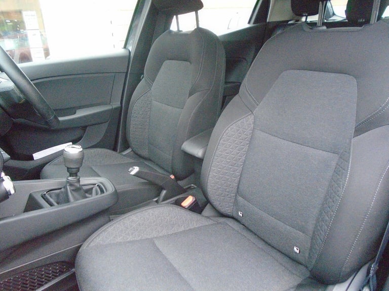 2022 Renault Clio 1.0 TCe Iconic Euro 6 (s/s) 5dr HATCHBACK Petrol Manual