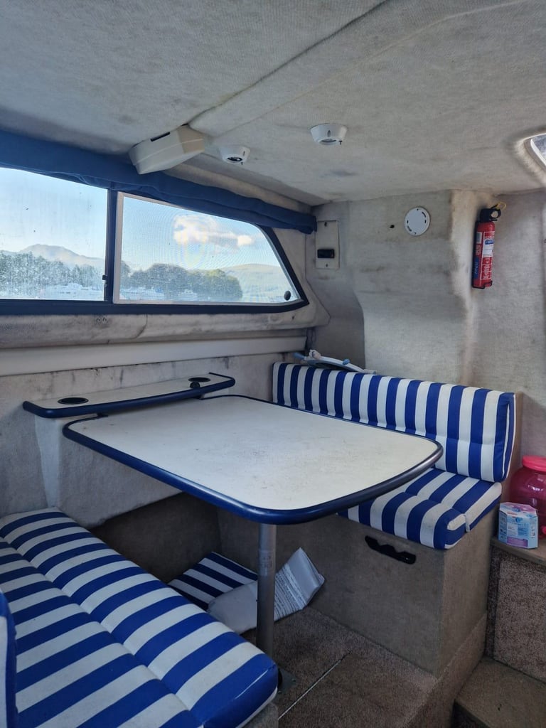 Bayliner 2452 mercruiser 