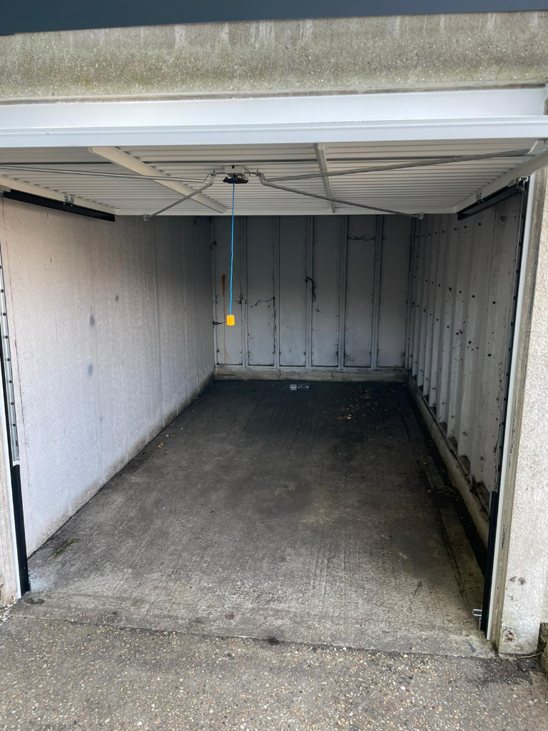 Garage/Parking/Storage to rent Manor Way Ashford, Kent TN23 3HD NEW