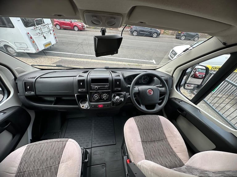 Roller Team Auto-Roller 694 4 berth DIESEL MANUAL 2014/14